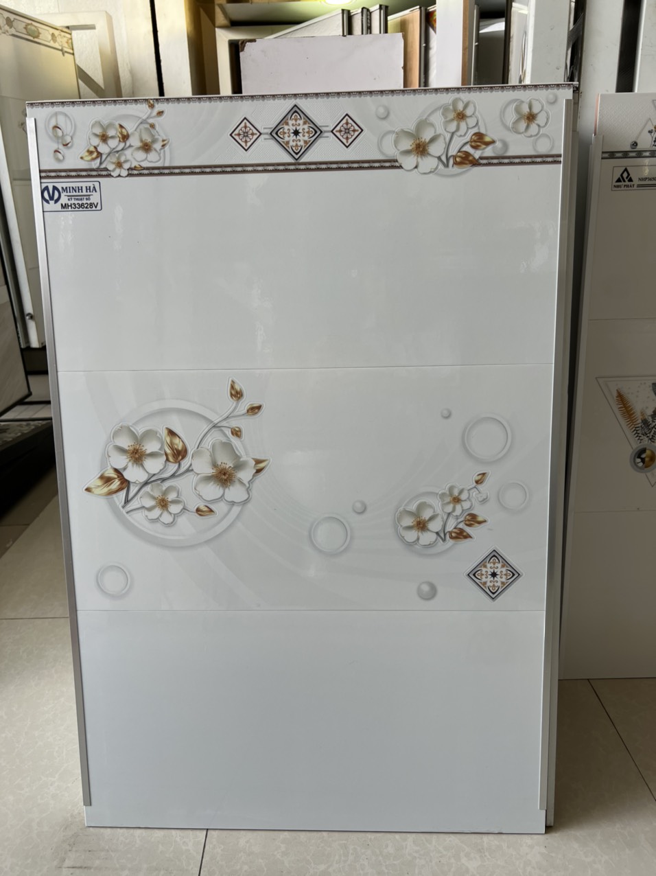 gạch ốp tường 30x60